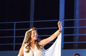 O Πειραιάς τίμησε την Ιόλη Μουστέρη στην παρουσία του Δημάρχου Λεμεσού IMG_1848.jpg