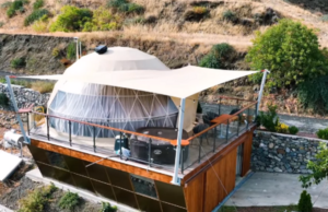 Η πολυτελής τέντα κάμπιγκ με τζακούζι που είδαμε στο Αγρό και ζηλέψαμε!