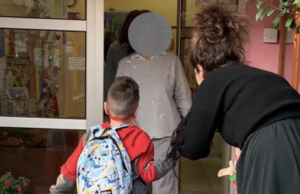 Λεμεσός: Με μπαλόνια και μουσική ο 7χρονος Κωνσταντίνος ξεκίνησε επιτέλους το σχολείο με συνοδό (ΒΙΝΤΕΟ)