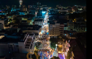 Η φανταστική εναέρια φωτογραφία από την φωταγώγιση του δέντρου στο Κέντρο της Λεμεσού!