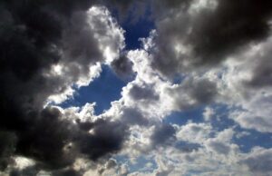 Στους 38 βαθμούς η θερμοκρασία – Πού αναμένονται βροχές και καταιγίδες