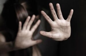 Αντιμέτωπος με 38 κατηγορίες για σεξουαλική εκμετάλλευση παιδιών ο καθηγητής