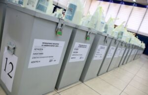 Ιστορική μέρα: Η Βουλή άνοιξε τον δρόμο για αυτόματη εγγραφή και ψήφο στα 17