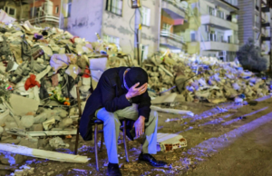 Πάνω από 43.500 οι νεκροί στην Τουρκία από τους φονικούς σεισμούς Πάνω από 43.500 οι νεκροί στην Τουρκία από τους φονικούς σεισμούς