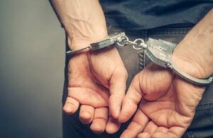 Χειροπέδες σε 34χρονο – Μετέφερε κινητό τηλέφωνο στα Αστυνομικά Κρατητήρια στη Λεμεσό