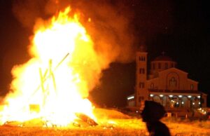 Σύμφωνη η Αρχιεπισκοπή να πάει στην Ολομέλεια το ν/σ για λαμπρατζιές που εξετάστηκε στην Επ.Νομικών