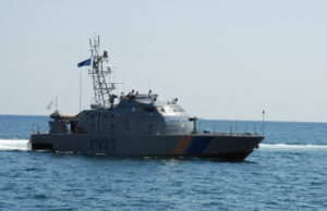 Έφτασαν 16 παράτυποι μετανάστες στην Κύπρο – Βούλιαξε η βάρκα τους!