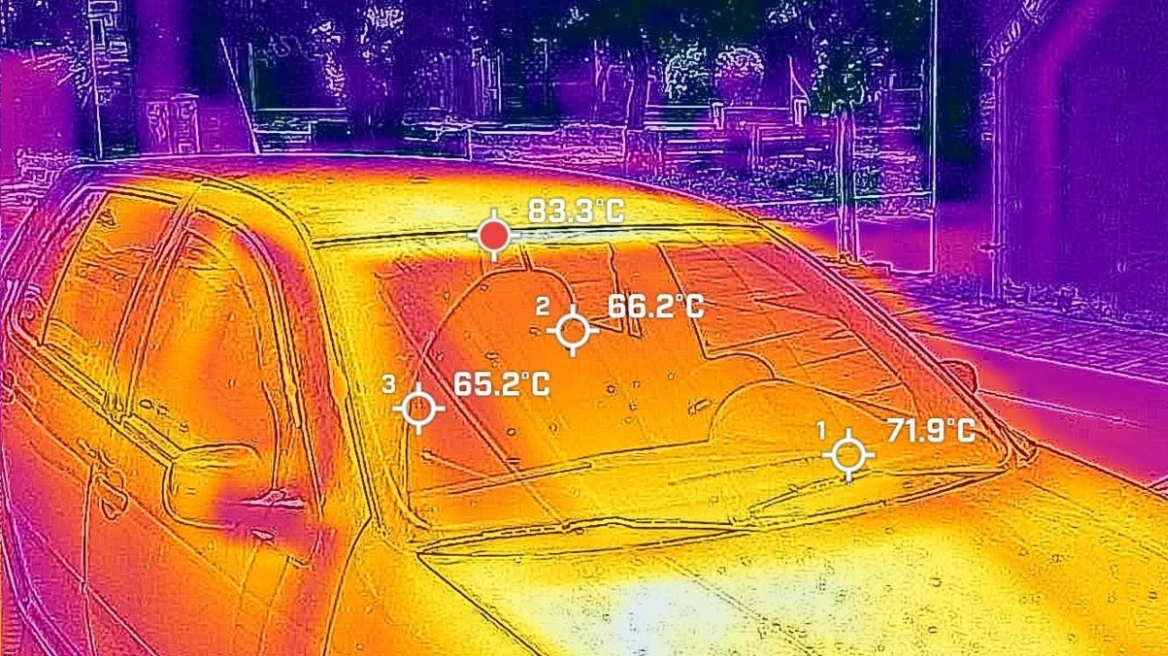 Καύσωνας Κλέων: Στους 84 βαθμούς έφτασε η θερμοκρασία πάνω στα αυτοκίνητα