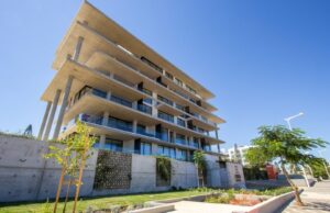 Eden Residences: Μινιμαλιστική κομψότητα με εκπληκτική, ανεμπόδιστη θέα στη θάλασσα του Πρωταρά