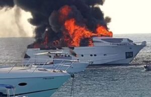 ΒΙΝΤΕΟ: Στάχτες πολυτελής θαλαμηγός επαγγελματία παίκτη πόκερ-Διασώθηκαν δεκαεπτά άτομα