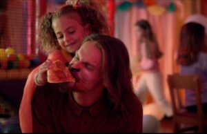 Με τη νέα της εκστρατεία, η Pizza Hut «γιορτάζει» τον ανθρωποκεντρικό πυρήνα του brand (VIDEO)