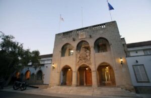 GuruPolitico: Τα ίδια Νικολάκη μου, τα ίδια Νικολή μου!