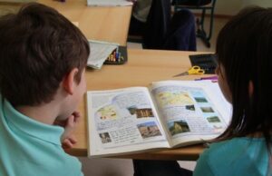 Τέλος τα tablets – Στροφή στον πατροπαράδοτο τρόπο εκμάθησης κάνει η Σουηδία