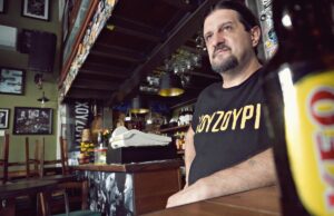 Χουζούρι: Το μαγαζί που εκανε μόδα το καφενείο στη Λεμεσό