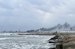 Μεγάλη Πυρκαγιά σε σκάφος μέσα στη Μαρίνα Λάρνακας (ΦΩΤΟΓΡΑΦΙΑ)