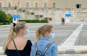 Κι όμως! Επιστρέφουν οι μάσκες στην Ελλάδα – Συστάσεις για χρήση σε νοσοκομεία, Μέσα Μεταφοράς και κλειστούς χώρους