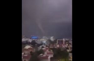 ΒΙΝΤΕΟ: Η στιγμή που οι ανεμοστρόβιλοι χτυπούν τη Λεμεσό