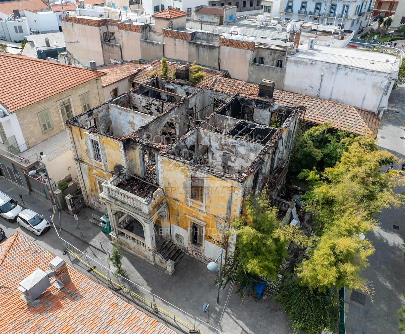 Κλικς από το κατεστραμμένο αρχοντικό “Παυλίδη” που σου δένουν το “στομάχι κόμπο”