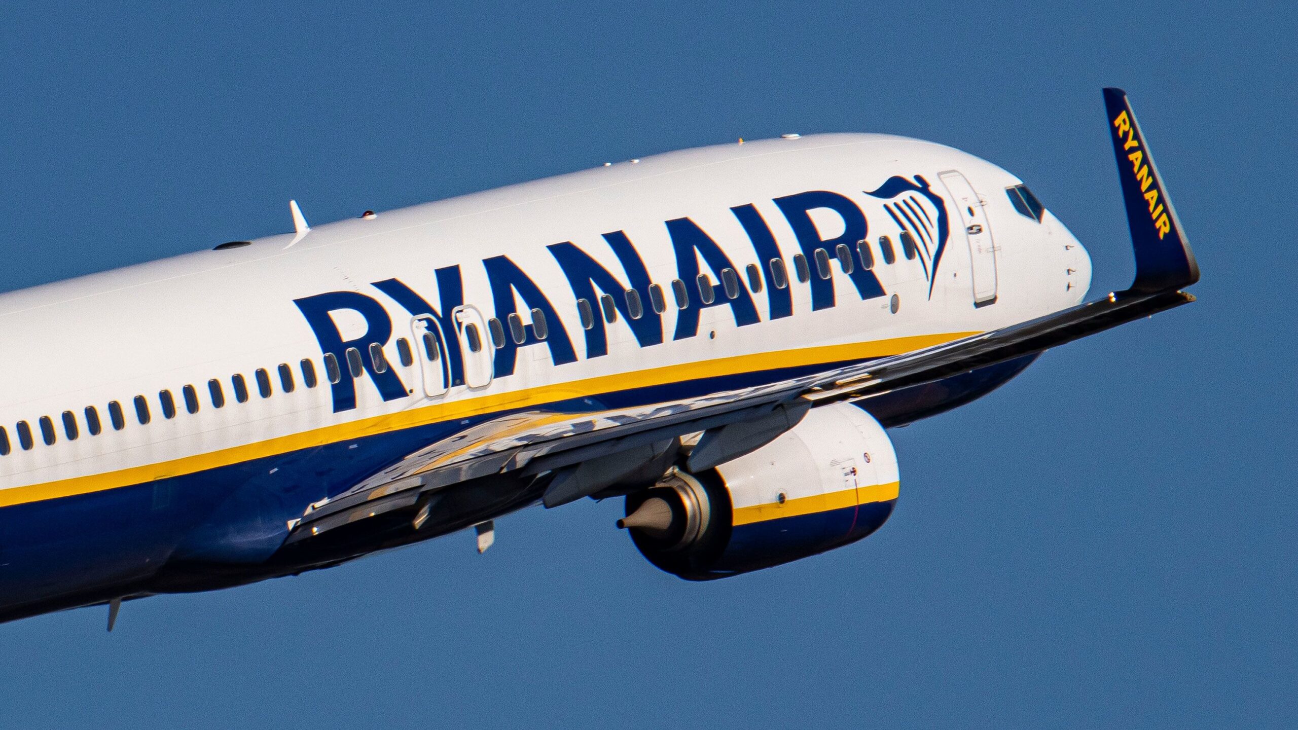 Ryan Air: Πτήσεις από Πάφο κάτω από €15 τον Απρίλιο