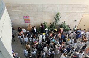 Η όμορφη καρναβαλίστικη έκπληξη που έκαναν τα παιδιά στον Δήμαρχο Ύψωνα!