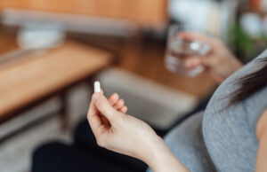 Τι πρέπει να γνωρίζουν οι έγκυες για την παρακεταμόλη