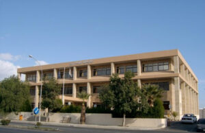 Φρίκη στη Λεμεσό – Βίασε και λήστεψε 27χρονη μέσα στο σπίτι του