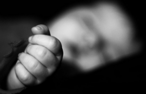 Ανείπωτη τραγωδία στο Μακάρειο: Νεκρό τριών μηνών βρέφος