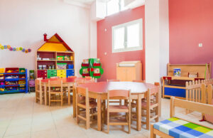 Νόμος για υποχρεωτική ειδοποίηση γονέων σε περίπτωση απουσίας παιδιών από νηπιαγωγεία