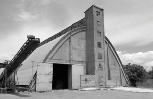 Πώς μια παλιά αποθήκη χαρουπιών μετατράπηκε σε κόμβο πολιτισμού στην καλλιτεχνική σκηνή της Λεμεσού