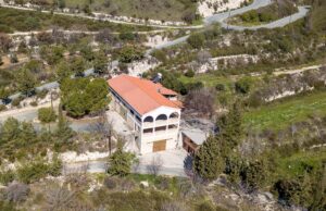 Πωλείται γνωστό οινοποιείο στη Λεμεσό (εικόνες)