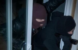 Τρόμος στο Σούνι: Ένοπλη ληστεία σε σπίτι 77χρονης!