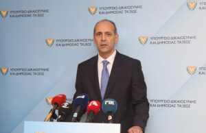 Χαρτσιώτης για παραίτηση: «μία δειλή και εύκολη πράξη, που ικανοποιεί τον λαϊκισμό»