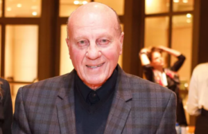 Πέθανε ο Μίμης Δομάζος