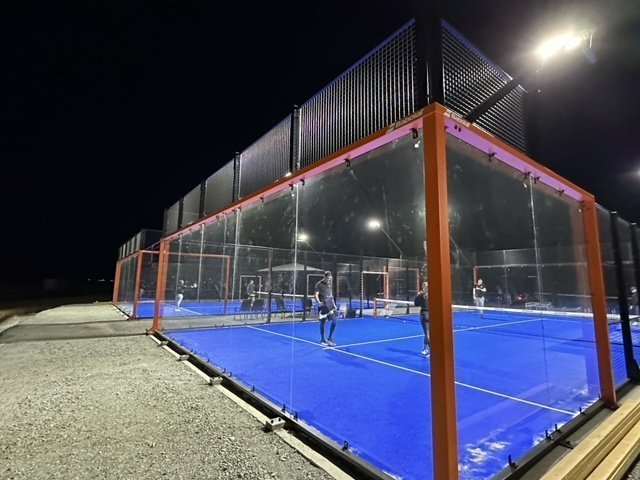 Ιδιωτικά γήπεδα Padel σε χώρους δημόσιων σχολείων: Αμφιλεγόμενη πρακτική στη Λεμεσό