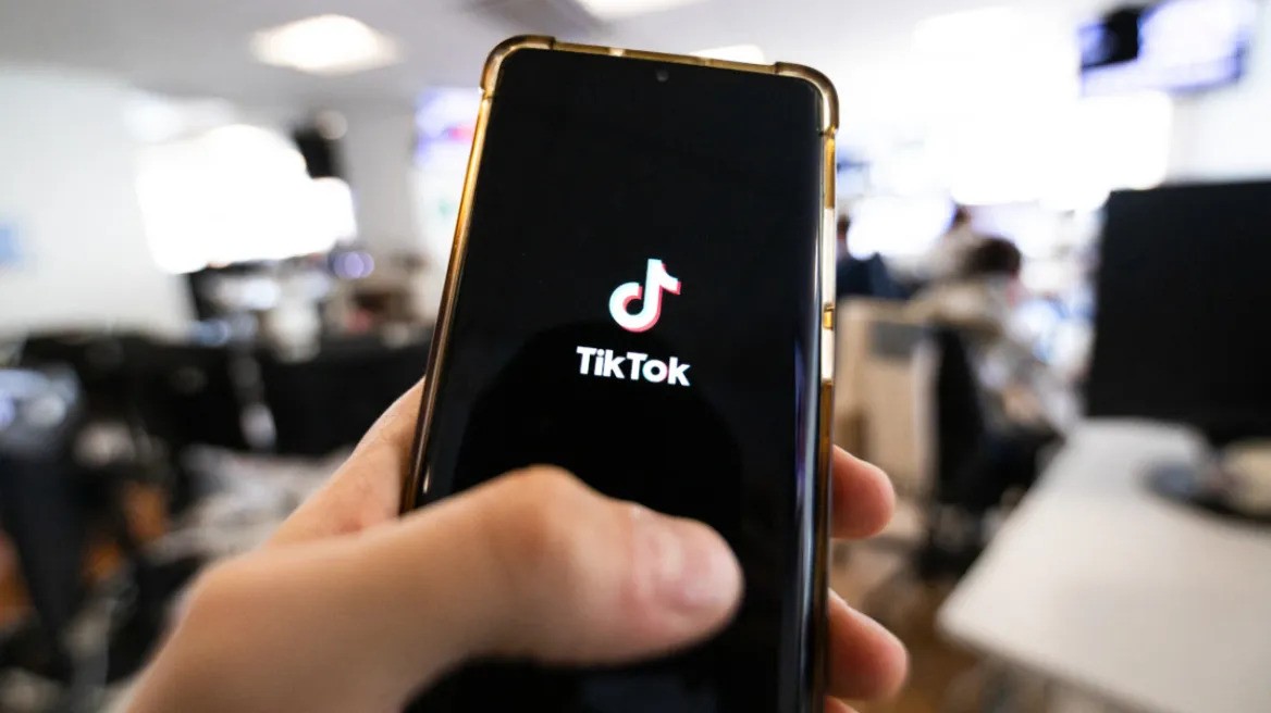 TikTok: Έπεσε «μαύρο» στους χρήστες των ΗΠΑ -Το μήνυμα που βλέπουν