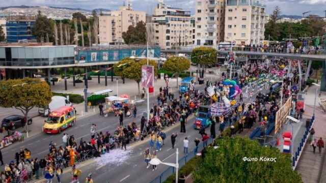 96+1 κλικς από την εντυπωσιακή παιδική καρναβαλίστικη παρέλαση