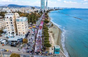 Λεμεσός: Τα παιδιά «ζέσταναν» την καρναβαλίστικη παρέλαση παρά το τσουχτερό κρύο! (Φωτογραφίες)