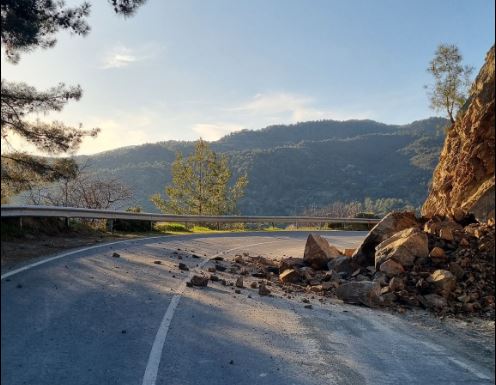 Κατολίσθηση μεγάλων βράχων σε χωριό της Επαρχίας Λεμεσού