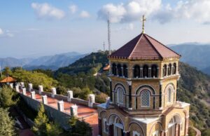 Θρονί: Εκεί που η Ιστορία Συναντά τη γαλήνη και την ηρεμία