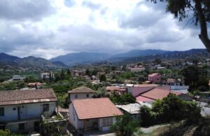 Δύο δράκοι στην Τεμβριά σε «καλωσορίζουν»