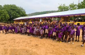 Από τον Υψώνα… στη Γκάνα! Μαθητές του 3ου Δημοτικού Υψώνα «φώτισαν» σχολείο στη Γκάνα