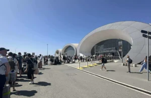 Γεμάτο αναχωρεί το «Crown Iris» από Λεμεσό για Ισραήλ – Ουρές επαναπατρισμού και συγκινητικά στιγμιότυπα (vid-pics)