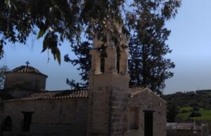 Ένα εξωκλήσι με ξεχωριστή θέα και ιστορία που αξίζει να επισκεφθείς