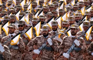 Ιράν προς ΗΠΑ: «Έρχεται απάντηση μέσα στη νύχτα» – Τι στοχεύουν οι Φρουροί της Επανάστασης