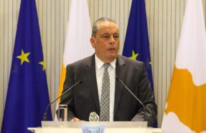 Επιβεβαιώνει ο Πάλμας: «Υπάρχουν στρατιωτικά αεροσκάφη στην Πάφο» – Τι σημαίνει για τη γεωστρατηγική της Κύπρου