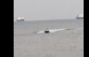 ΒΙΝΤΕΟ: Συγκλονιστική διάσωση 85χρονης από ρέμα στην Ακτή Ολυμπίων – Ήρωες οι ναυαγοσώστες