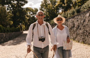 Συνεχίζεται η υποβολή αιτήσεων για επιχορηγημένες διακοπές χαμηλοσυνταξιούχων