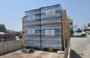 Δήμος Νότιας Λευκωσίας – Ιδαλίου: Παρέδωσε τρία παλέτα/τόνους νερά στο Δήμο Ύψωνα