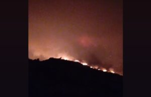 Aναζωπύρωση και δημιουργία έντονου μετώπου παρά την Κοινότητα Άρσους