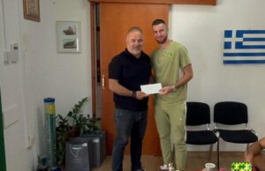 Σπουδαία η ΑΕΚ: Παρέδωσε επιταγές σε πυρόπληκτες κοινότητες για ανακατασκευή πάρκων